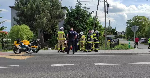 Na DW 964 koło Niepołomic zderzyły się samochód osobowy i motocykl. Poszkodowana została jedna osoba