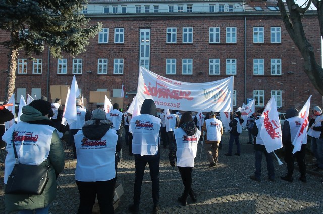 Dwugodzinny strajk ostrzegawczy odbędzie się w HK Scan w Świnoujściu 8 sierpnia.