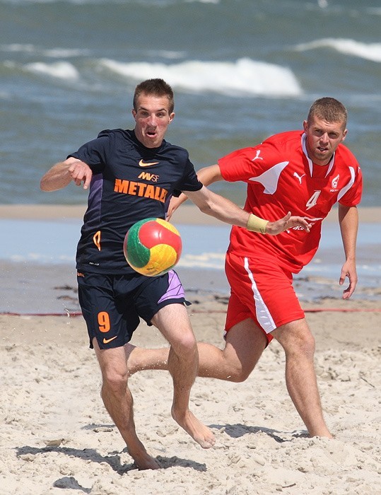 Beach soccer na plazy w Ustce: Vacu Activ Slupsk -...