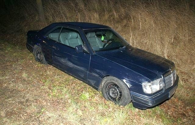 Za kierownicą mercedesa siedział 23-letni kierowca