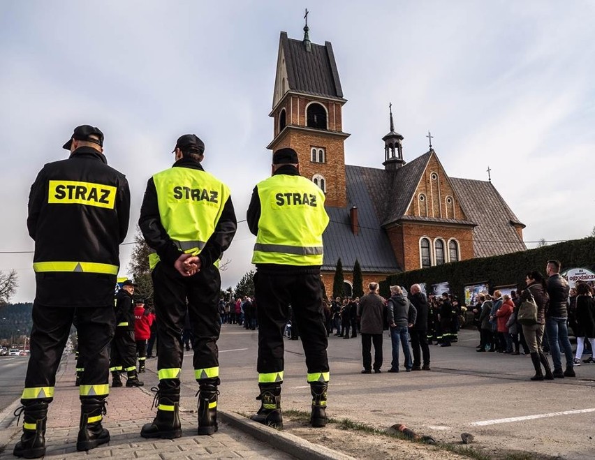 Skomielniańska Droga Krzyżowa w obiektywie strażaków 