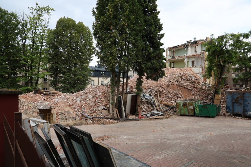 Katastrofa budowlana przy ulicy Śniadeckich w Kielcach. Prace prowadzono niezgodnie z pozwoleniem