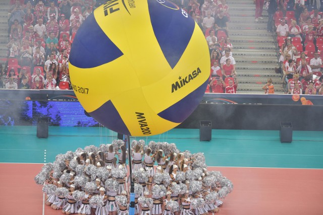 Lotto Eurovolley 2017 - czyli mistrzostwa Europy w siatkówce właśnie się rozpoczęły. Ceremonia otwarcia imprezy na PGE Narodowym w Warszawie była dynamiczna i efektowna. Z trybun oglądało ją kilkadziesiąt tysięcy kibiców.