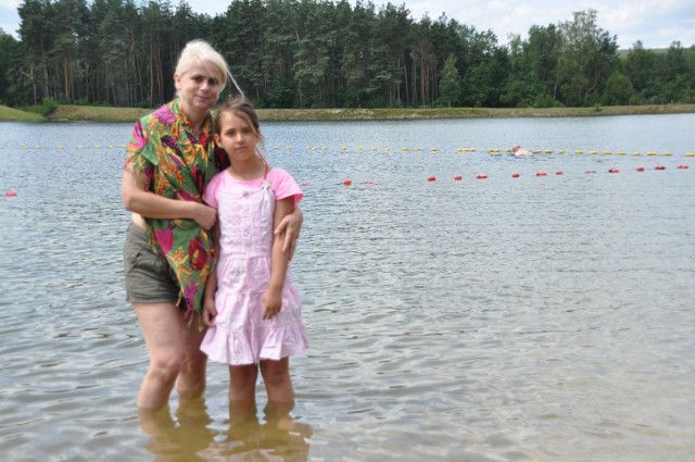 Łodzianka Elżbieta Izert zakochała się w tym miejscu dwadzieścia lat temu. Na plaży na terenie Mexicany wypoczywała we wtorek z wnuczką Hanią.