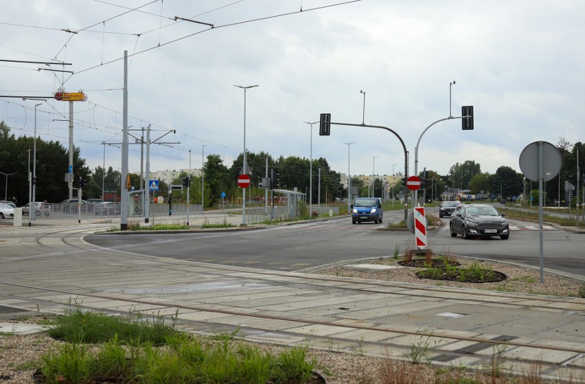 Na skrzyżowaniu w północnym Toruniu znów działa sygnalizacja świetlna. Na jak długo?