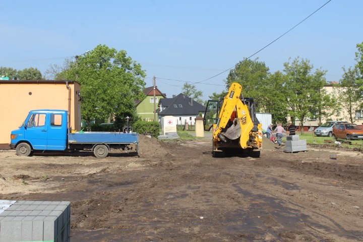 W Czołowie przed Gminnym Ośrodkiem Kultury ruszły prace...