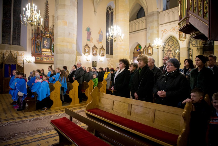 Śp. ks. Józef Zabrzeński został Honorowym Obywatelem Gminy Łużna. Przez ponad czterdzieści lat służył w parafii. Nigdy nie odmawiał pomocy