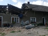 Runął dach budynku mieszkalnego. Do zdarzenia doszło w czwartek w Uciechowicach w gminie Branice