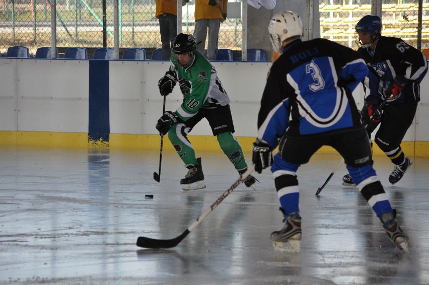 Rola Radom czwarta w turnieju hokeja na lodzie w Skarżysku. Wyróżniona bramkarka naszej drużyny