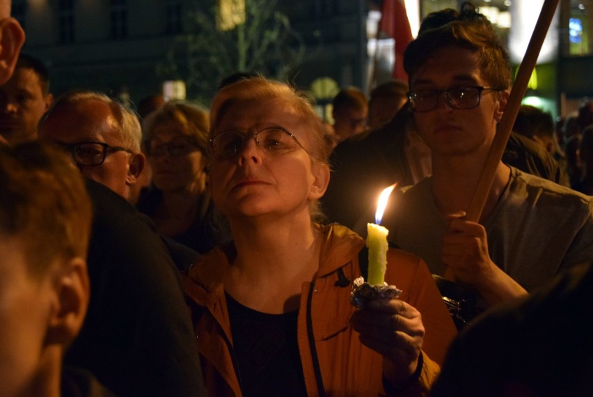 Kolejny "Łańcuch światła" w Lublinie. Protestowało około tysiąca osób [ZDJĘCIA]