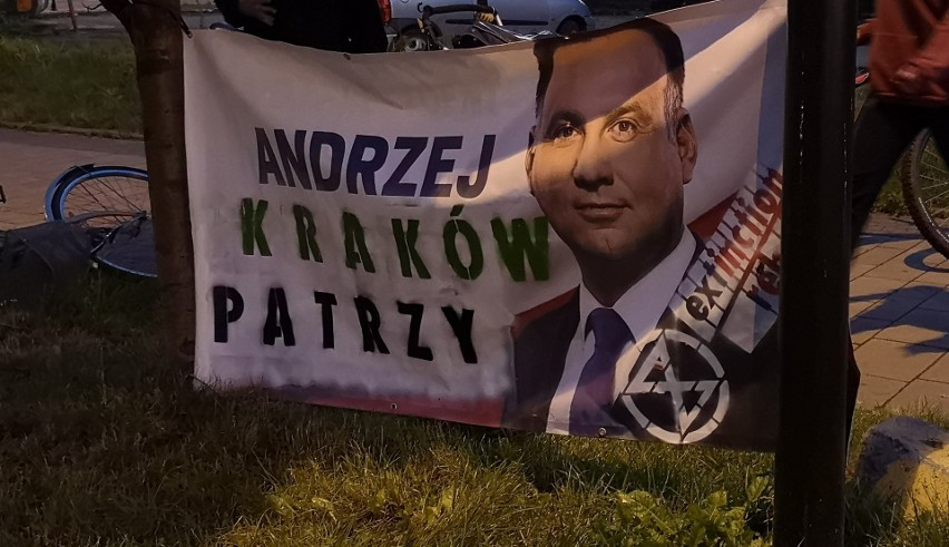 Przerobione plakaty wyborcze Andrzeja Dudy
