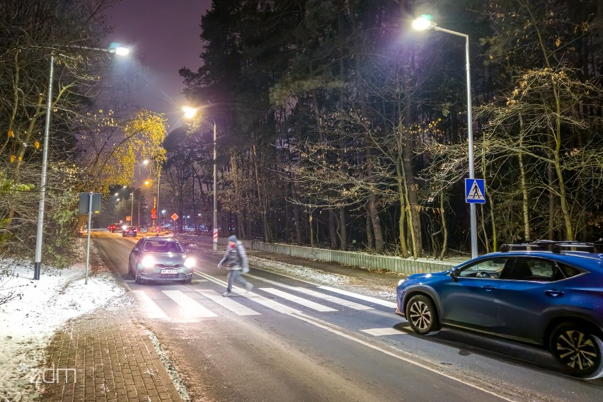 Milion złotych na dodatkowe oświetlenie na przejściach dla pieszych w Poznaniu. By było bezpieczniej!