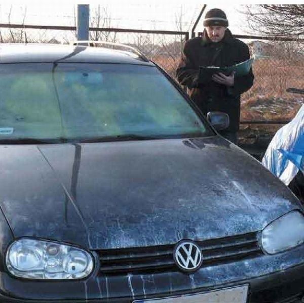 W środę trwały jeszcze oględziny volkswagena golfa. Właścicielka miała go odebrać po południu.