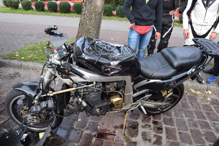 Motocyklista wywrócił się w centrum Szczecinka [zdjęcia]