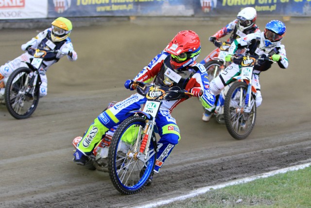 Krzysztof Kasprzak (czerwony kask) stawał już na podium w turniejach SEC.