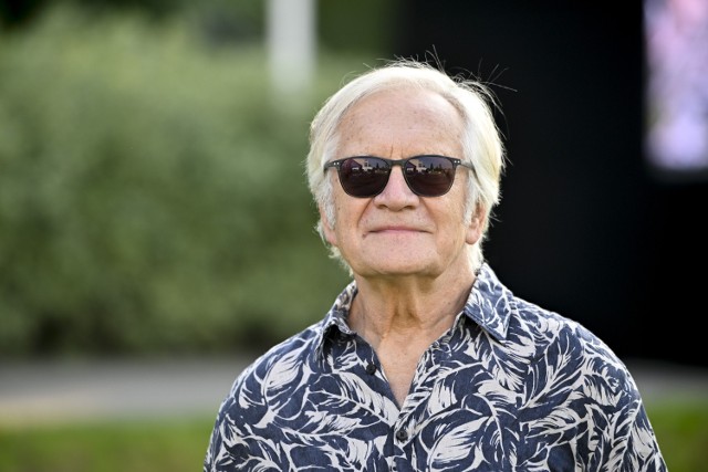 Andrzej Seweryn w latach 70. XX wieku należał do czołówki polskich aktorów. Grał wtedy w takich filmach i serialach jak:Ziemia obiecanaNoce i dnieGranicaBestiaBez znieczuleniaGolemKung-fuDyrygentCzłowiek z żelazaChłopiPolskie DrogiRodzina PołanieckichNajdłuższa wojna nowoczesnej EuropyWspółpracował z podziemną opozycją. W 1968 roku trafił do aresztu za produkcję i kolportaż antyrządowych ulotek. Protestował wówczas przeciwko interwencji w Czechosłowacji. Prowadził też zbiórkę pieniędzy dla Komitetu Obrony Robotników, przez co był inwigilowany przez SB.Na zdjęciu Andrzej Seweryn na 48. Festiwalu Polskich Filmów Fabularnych w Gdyni. Rok 2023.Tak dziś wygląda Maximilien Seweryn, syn Andrzeja Seweryna. Zobaczcie zdjęcia >>>>