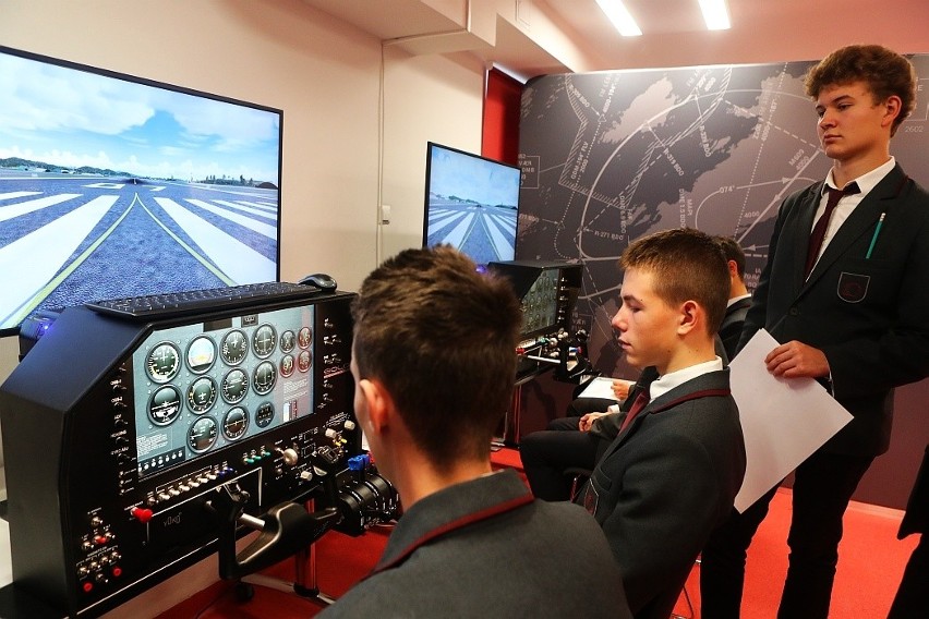 Z misją specjalną za sterami samolotu - niezwykłe wyzwania tylko w pracowni Liceum Politechniki Łódzkiej