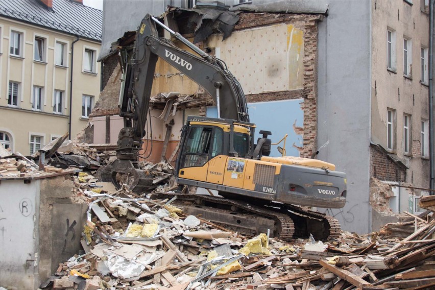 Dawnej ulicy Długiej już nie ma. Wyburzenia w toku [ZDJĘCIA]