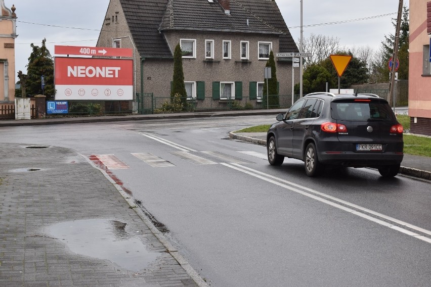 Pani Justyna wskazała jako niebezpieczne pasy przy...