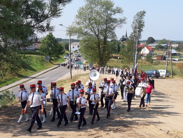 Uroczystości na Górze Piszczatej w Borzyszkowach