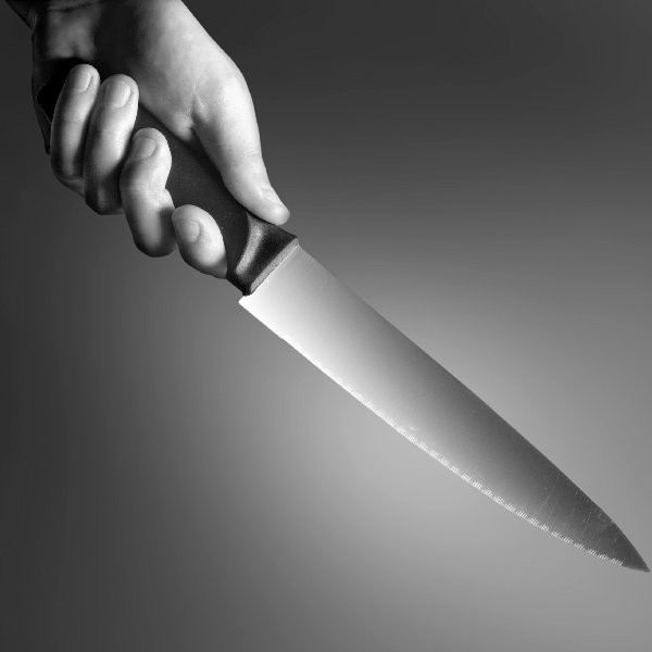 Zatrzymano dwóch mężczyzn podejrzewanych o rozbój z nożem