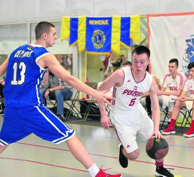 Wydział Szkolenia Departamentu Sportu Polskiego Związku Koszykówki powołał na  konsultację szkoleniową reprezentacji Polski U-15 Bartosza Olechnowicza (STK Czarni Słupsk).