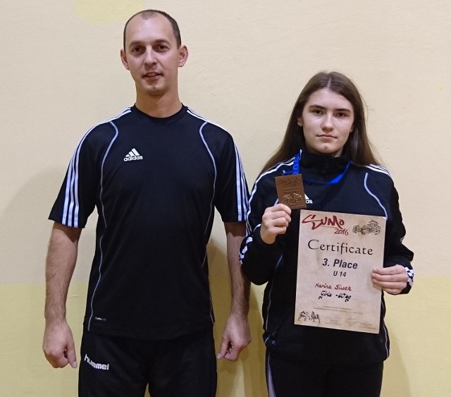 Karina Siwek ze swoim trenerem Karolem Kucharczykiem. 