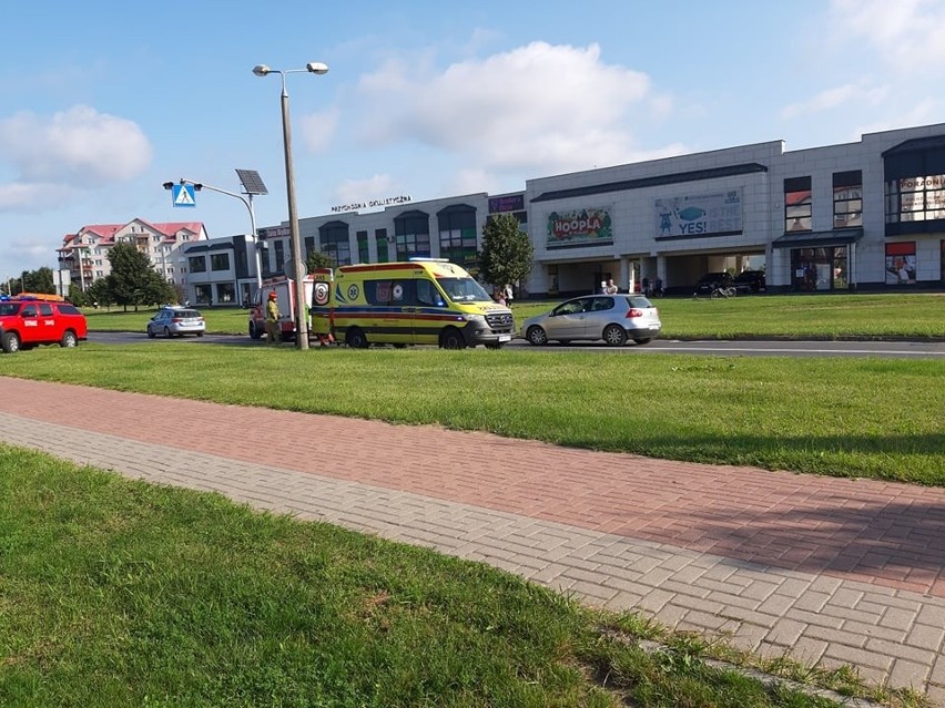 Ostrołęka. Wypadek na ul. Jana Pawła II w okolicy sklepu Lidl. Zdjęcia