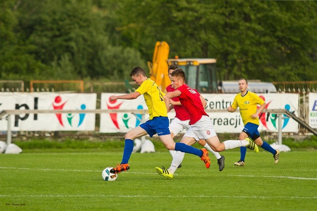 Piłkarze Ekoballu Stali Sanok mają już za sobą pierwszy sparing, z 2-ligową Resovią przegrali 0:1.