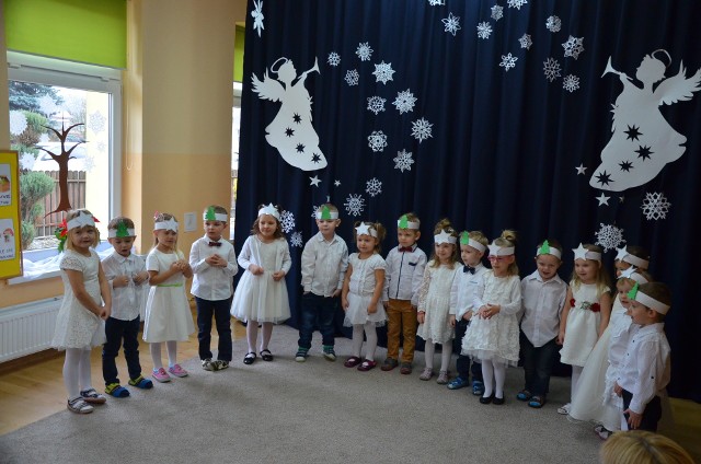 Grupy z Przedszkola w Elgiszewie i Miliszewach spotkały się na przedszkolnych wigiliach