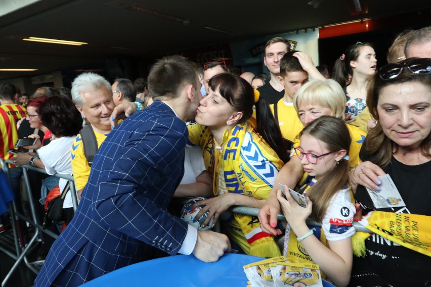 Po piątkowej prezentacji drużyn uczestniczących w turnieju...