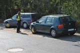 Poznań: Szpital MSWiA stara się o parking - na razie ma blokady na koła samochodów pacjentów i gości