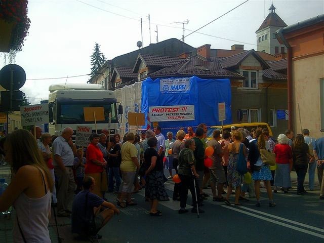 Zdjęcie z protestu w Dynowie, które otrzymaliśmy od Internauty.