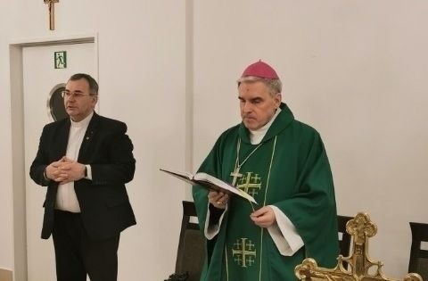 Biskup Ordynariusz razem z księdzem dyrektorem Caritas diecezjalnej, dziękują za każdy złożony dar, polecając wszystkich w modlitwie