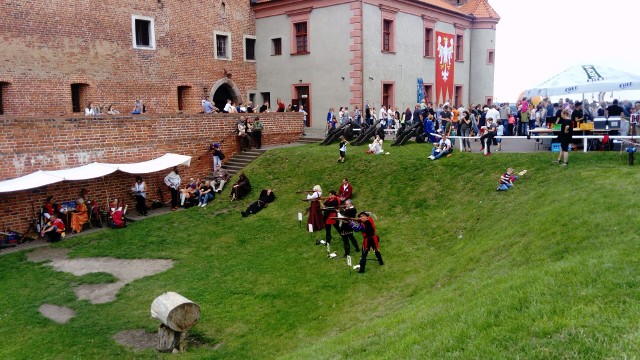 Łucznicy goszczą na zamku przy okazji turniejów rycerskich. Teraz będą mieli "swoją" imprezę.