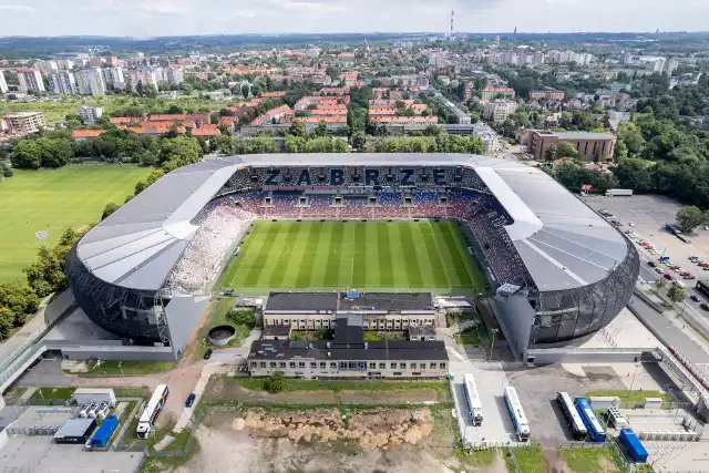 Historyczna trybuna na stadionie Górnika Zabrze zostanie wyburzona. Zobacz kolejne zdjęcia. Przesuwaj zdjęcia w prawo - naciśnij strzałkę lub przycisk NASTĘPNE