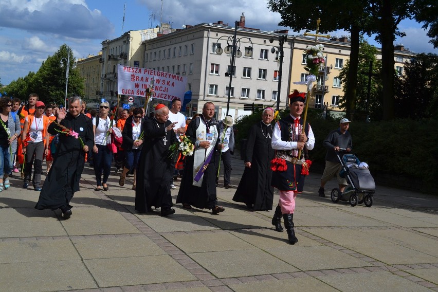 Pielgrzymka Krakowska dotarła na Jasną Górę [ZDJĘCIA]