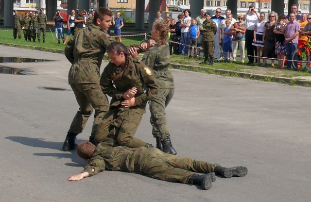 Z takimi dziewczynami lepiej nie zadzierać, bo znają zasady walki.