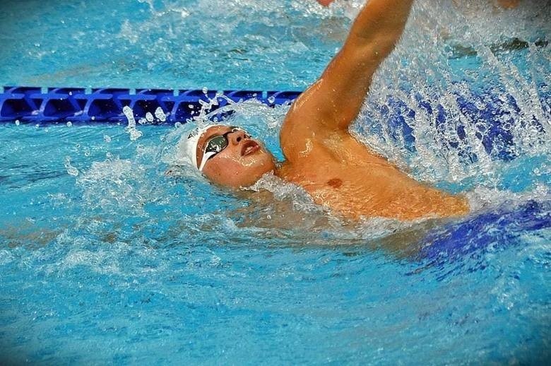 Kielecki pływak Dominik Bujak z kadrą Polski wznowił treningi. Jest w szerokiej kadrze olimpijskiej na igrzyska w Tokio [ZDJĘCIA]