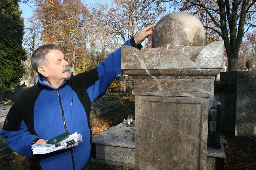 Oryginalny grobowiec kupca Łucznikowa z 1887 odzyskał blask,...