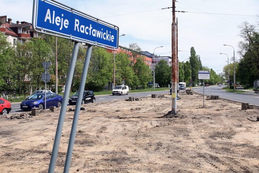 Przebudowa Al. Racławickich i ul. Poniatowskiego: Zaczęły się utrudnienia, na razie dla pieszych i rowerzystów 