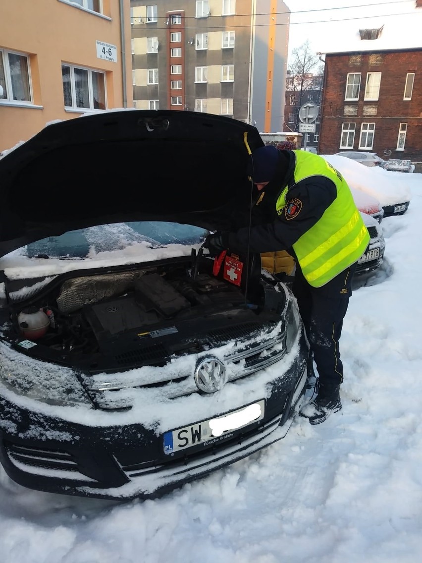 Atak zimy w Świętochłowicach. Strażnicy miejscy pomogą