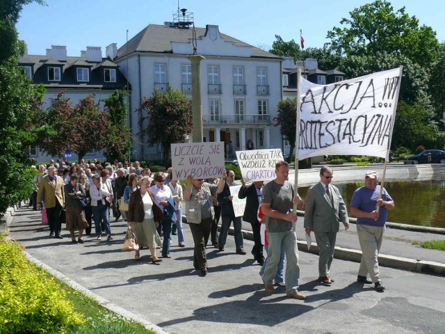Mieszkańcy miejscowości Łuczynów oraz osiedli Borki i Głowaczowska II protestowali wielokrotnie. Żaden nie przyniósł skutku.