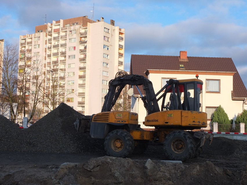 20 stycznia miał się skończyć remont Niemodlińskiej w Opolu. Skanska chce wydłużyć prace do czerwca