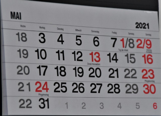Majówka 2021. Jak w tym roku wypada długi weekend majowy? Kiedy warto wziąć urlop? Odpowiadamy.