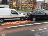 Na ul. Marszałkowskiej w Rzeszowie zderzyły się cztery samochody. Tworzą się ogromne korki