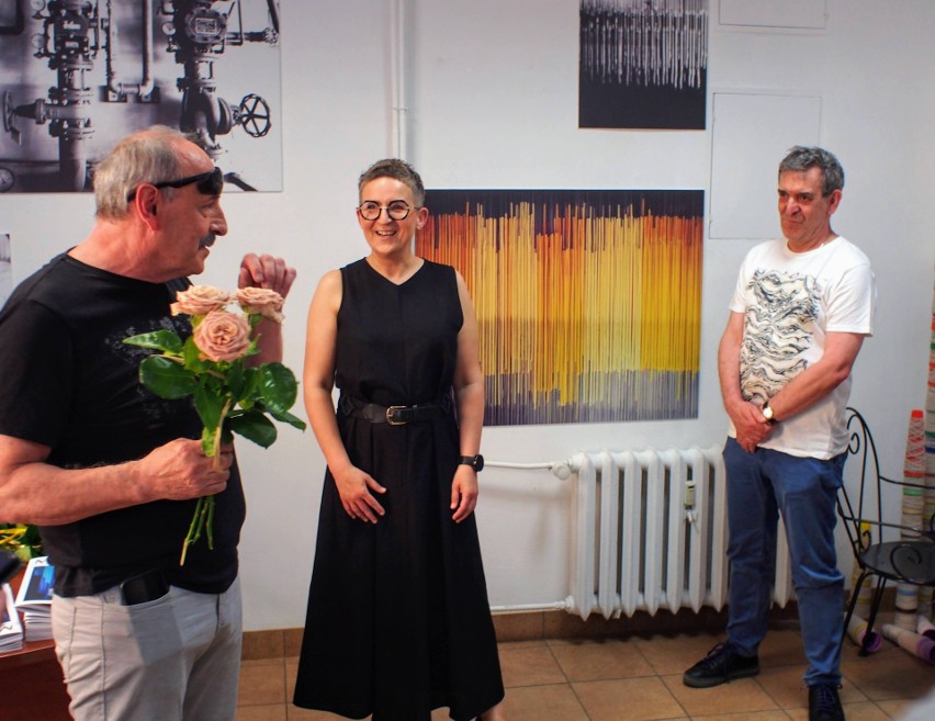 Nietypowa wystawa zdjęć w Galerii Marchand. Beata Palikot-Borowska pokazał swoją fabrykę w detalu [ZDJĘCIA]