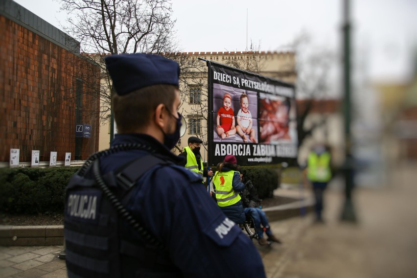 Protest antyaborcjonistów pod krakowskim magistratem