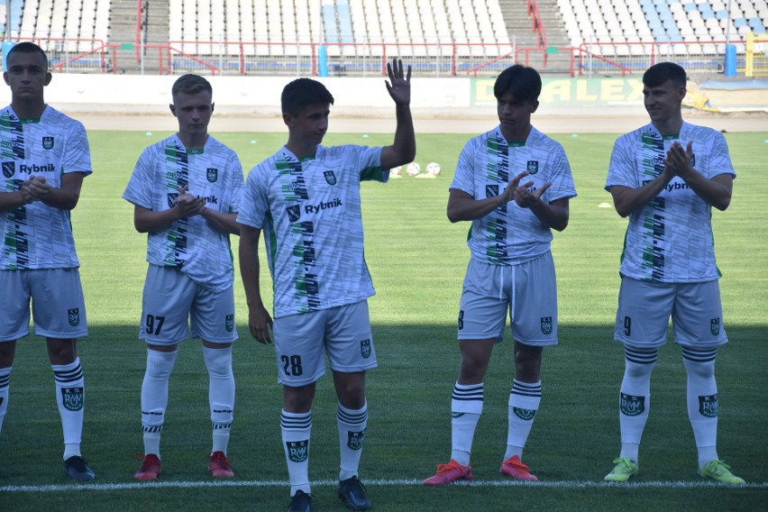 Prezentacja zespołu odbyła się na rybnickim Stadionie...