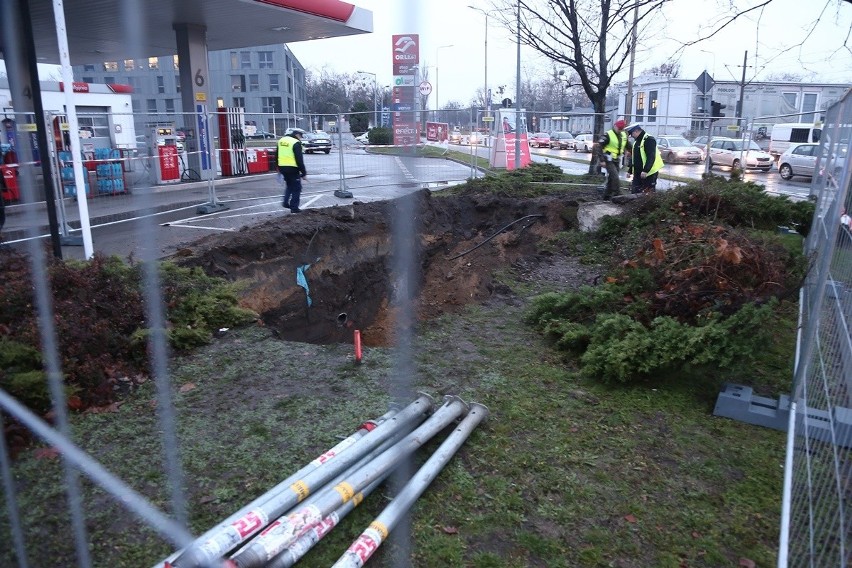 Niewybuch na stacji benzynowej Orlenu przy ul. Ślężnej